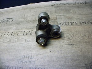 Hyosung GT 650 Naked 04-07  Umlenkung vom Federbein / Stoßdämpfer