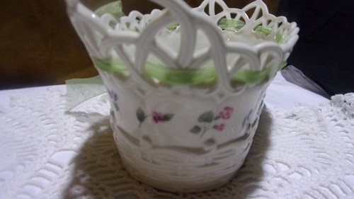 LENOX Posy Baskets Centerpiece Ivory Mixed Floral Ribbon Reticulated 9.5" x 5" - Picture 5 of 9