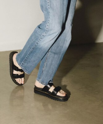 靴 Dr.Martens MYLES BUCKLE SLIDE SANDAL Dr. Martens MYLES BRANDO LEATHER BUCKLE BLACK SLIDE SANDALS