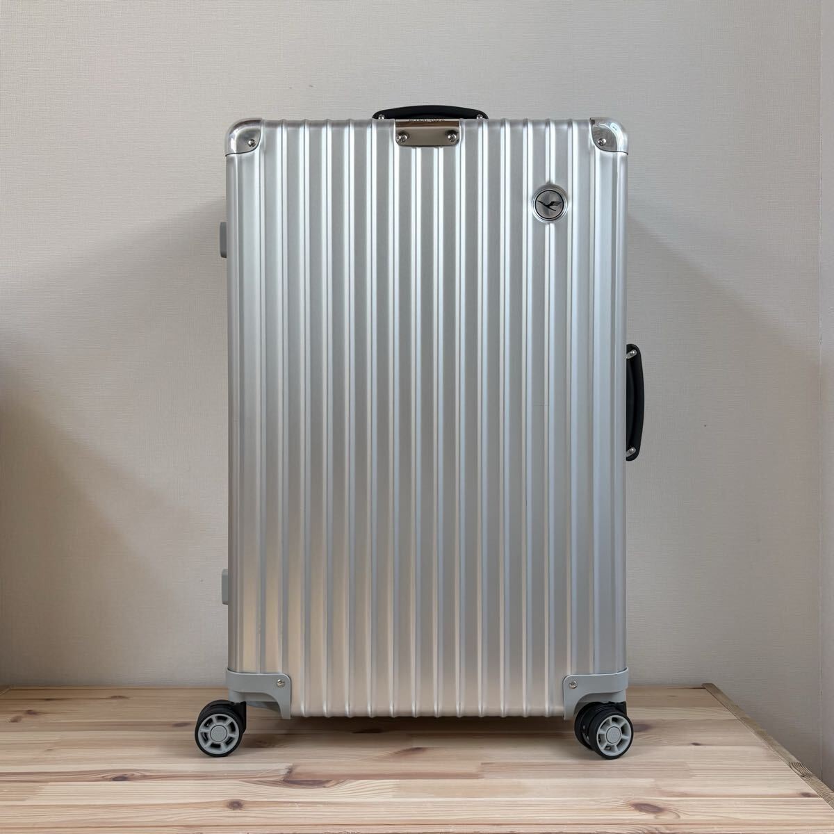Rimowa Classic Check-In M Lufthansa 61L Silver 4 wheels Carry Case