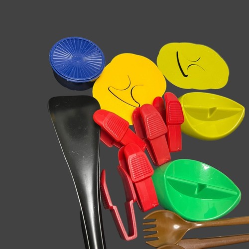 VTG TUPPERWARE Gadget LOT Sporks Knife Rest Scrapers Pocket Brush Shoehorn - Picture 3 of 8