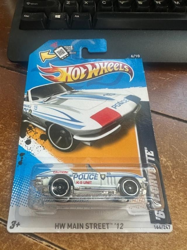 2012 Hot Wheels HW Main Street '65 Corvette #166 White