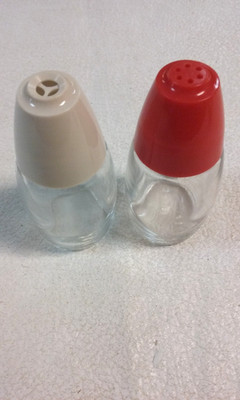 vintage Gemco 3.5'' Salt & Pepper Shakers Clear Glass with Red & White Tops