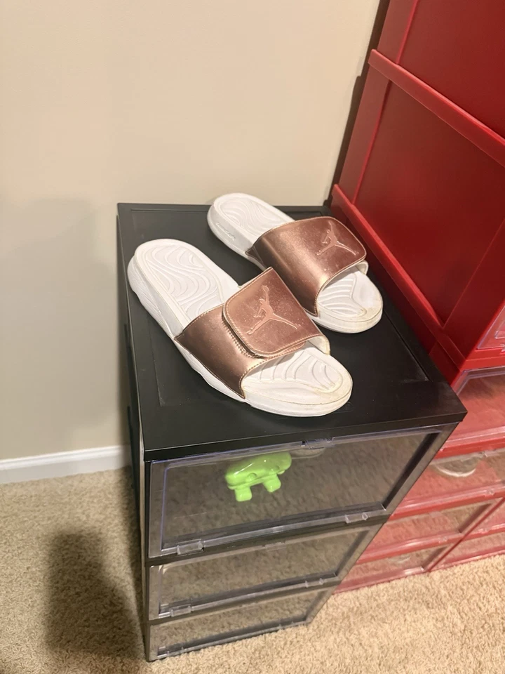 Talla 9 - Air Jordan Hydro 5 Pinnacle Bronze Foto 3 de 4