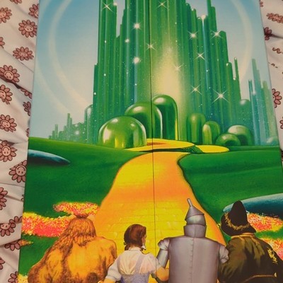 Kylie Cosmetics Wizard of Oz x Kylie Multicolor Palette Makeup Set