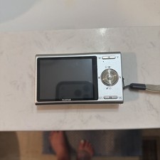 FUJIFILM FinePix Z200fd Silver Compact Digital Camera 10.0MP 9x Optical Zoom