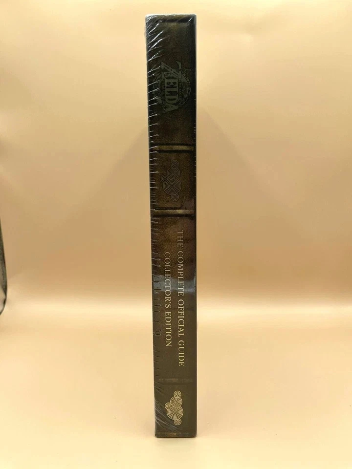Legend of Zelda Tears of the Kingdom Complete Official Guide Collector's Edition - Image 4 of 4