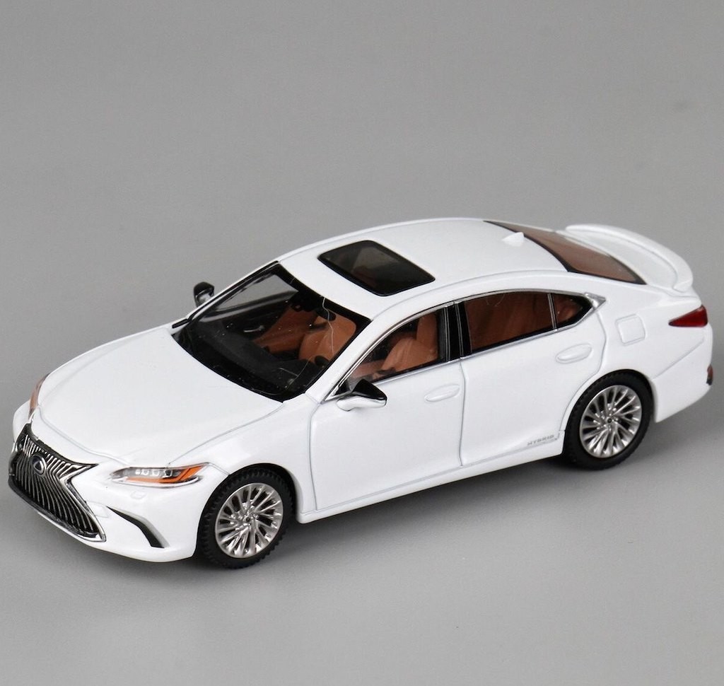 EY JKM 1:64 White ES300h Luxury Sedan Sports Model Diecast Display Car