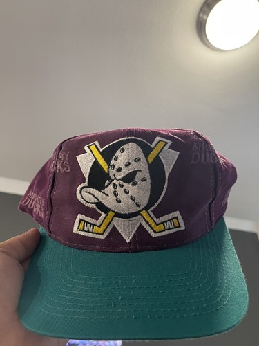 Mighty Ducks Vintage Logo 7 goalie 