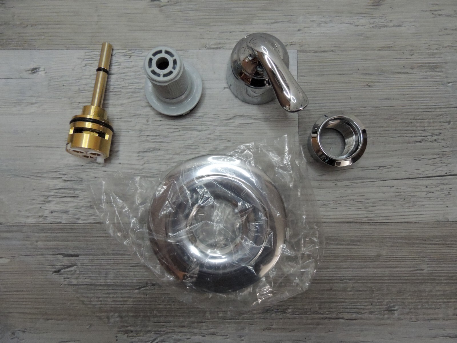 Delta T11894 Linden Three Function Diverter Valve Trim Chrome Less Valve *READ*