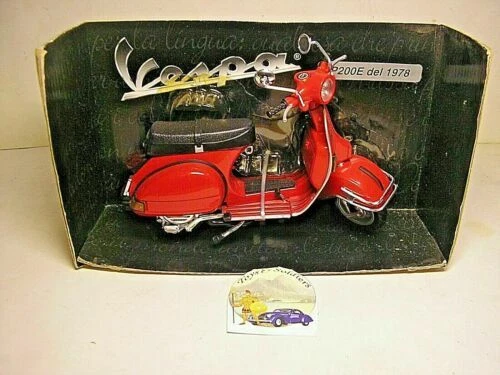 Altri modellini statici scooter New-Ray per Vespa