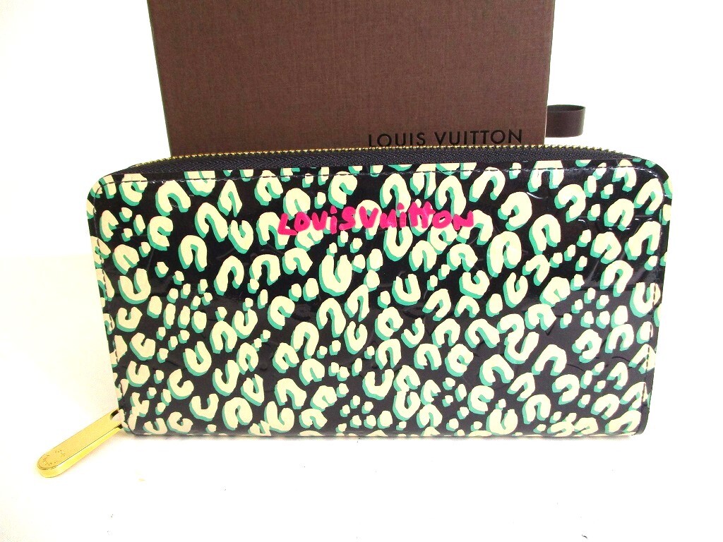 Auth LOUIS VUITTON Blue Leopard Patent Leather Round Zip Zippy Wallet #9314