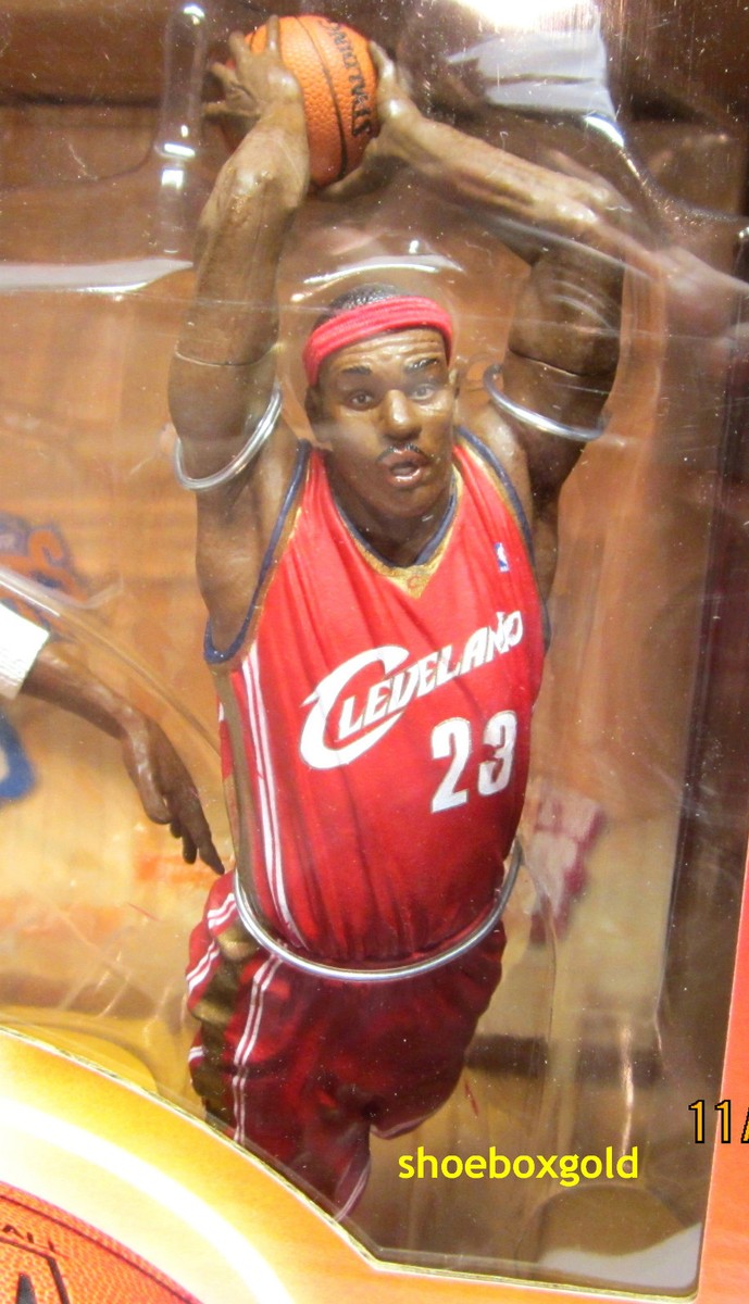 LEBRON JAMES & CARMELO ANTHONY, McFarlane NBA ROOKIE 2 LEBRON JAMES & CARMELO ANTHONY, McFarlane NBA ROOKIE 2