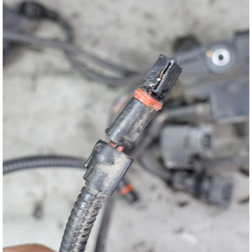 Поврежденный модуль жгута проводов двигателя 12-17 BMW F10 5-Series 6-Series N55 2 от оригинального производителя - Изображение 2 из 4