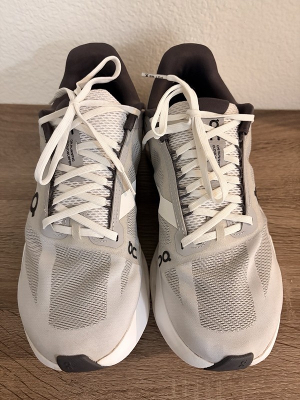 On Running Cloudsurfer Men’s Running Shoes Gray/White Size 8.5 Worn Once No Box