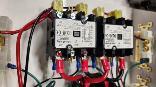 Titan Controls Helios 6 - 8 Light Controller with Dual Trigger Cords 240V - Picture 9 of 14