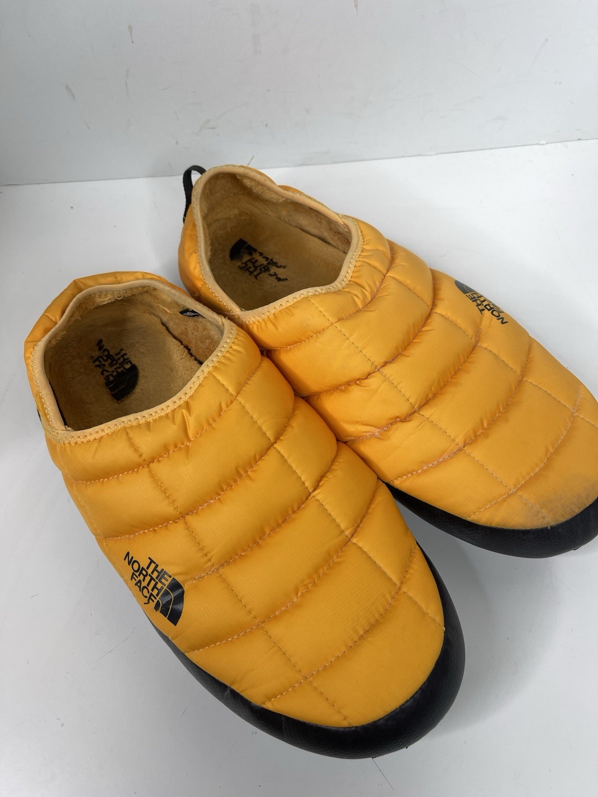 PANTOFOLA D’ORO The North Face Ciabatta Uomo THERMOBALL™ Traction Mules Giallo Taglia 12