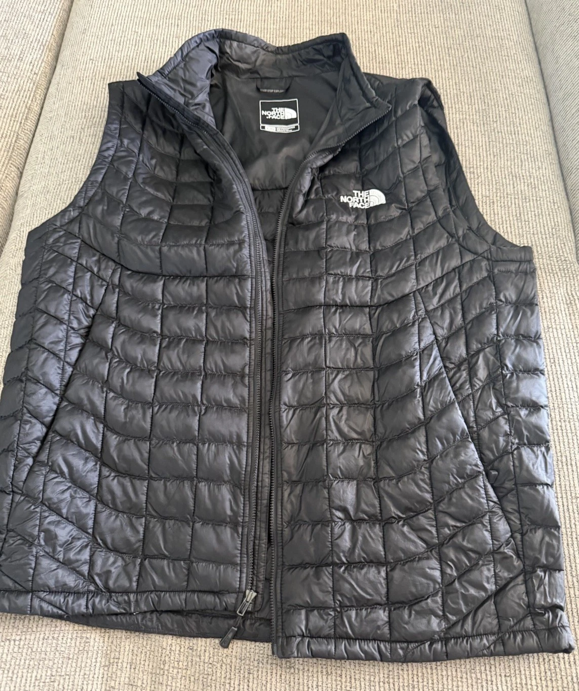 The North Face Vest Mens Large ThermoBall Eco Black Quilted Puffer Vest