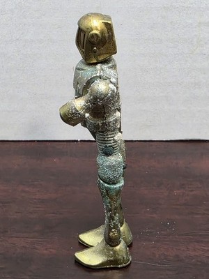 Vtg 1977 Zylmex Zee Toys Metal Man QUESTAR Gold Robot Die-Cast