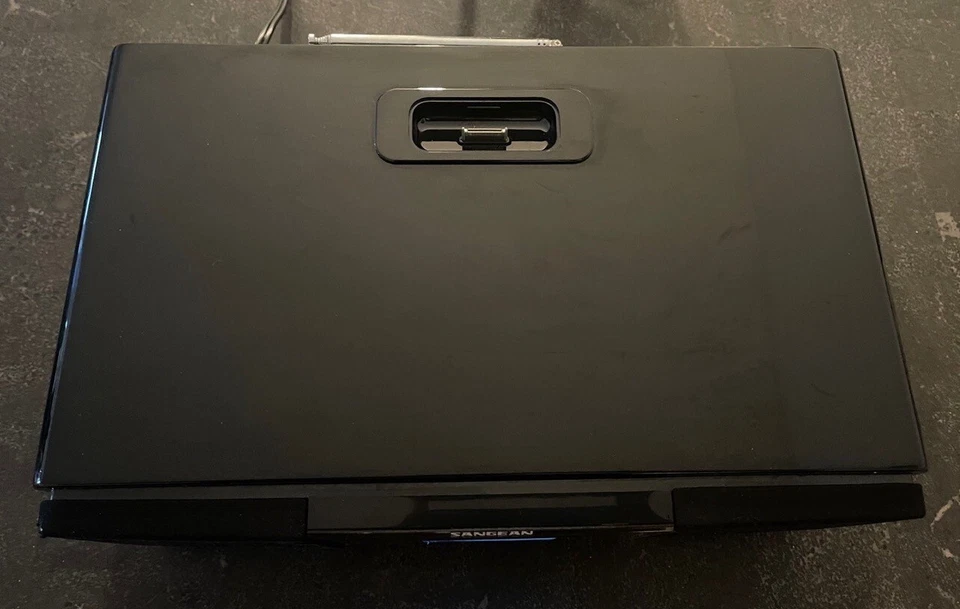 Sangean Todo en Uno WiFi/Radio por Internet/FM-RDS/AUX/CD/USB/SD/iPod Dock,: DDR-63 Foto 3 de 4