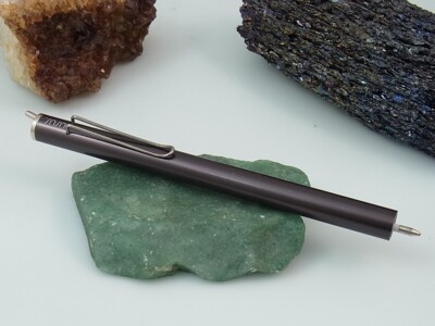 USUS Pi Kugelschreiber Mit Magnetmechanik – Aus Flugzeugaluminium, Eloxiert, Mit Schalthebel