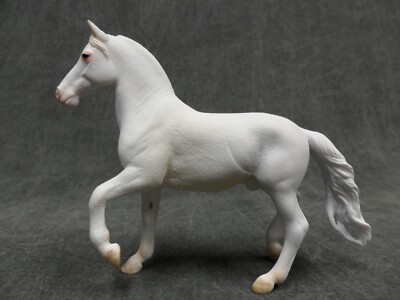 CollectA NEW * Camarillo White Horse * 88876 Breyer Corral Pals
