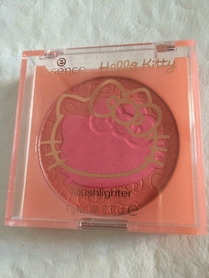 essence Hello Kitty Blushlighter 9 g - 01 It´s The Inside That Counts!