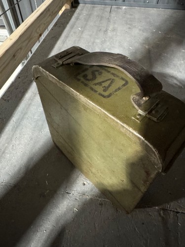 ORIGINAL WWII SOVIET RUSSIAN MAXIM 250RD AMMO CAN & AMMO BELT