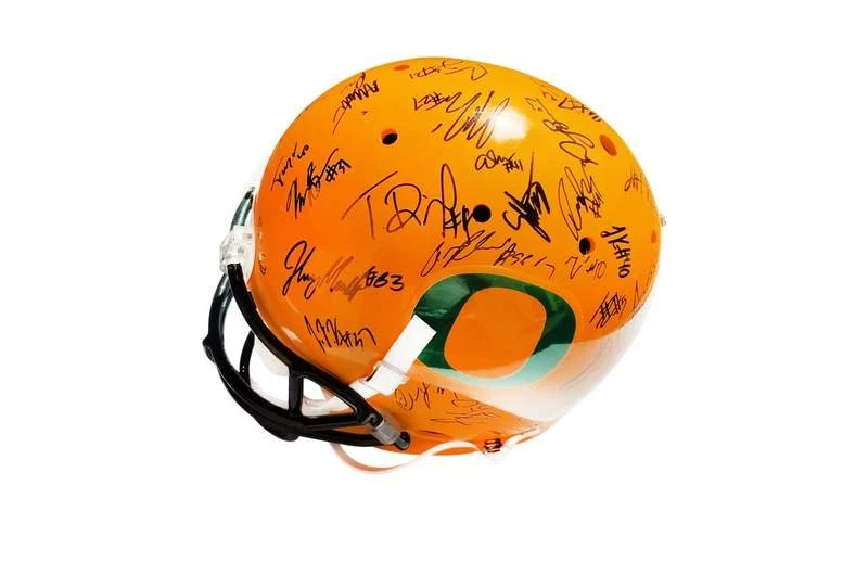 2014 Oregon Ducks team signed helmet W/Certificate (1) autographed - Image 3 of 4