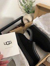 Ugg Slippers Women’s Black Size 6
