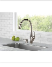 Delta DeLuca Single-Handle Pull-Down Sprayer Kitchen Faucet with Soap Dispenser