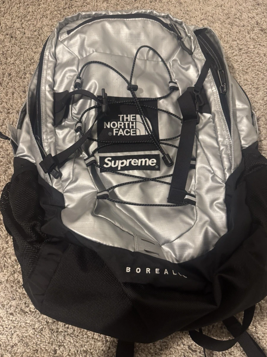 希少新品　SUPREME 22AW BACK PACK SILVER Supreme Backpack (SS22) Silver - SS22 - US