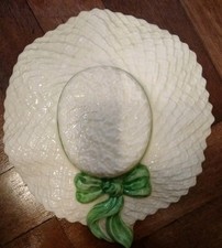 Sylvac wall sconce/pocket as straw bonnet