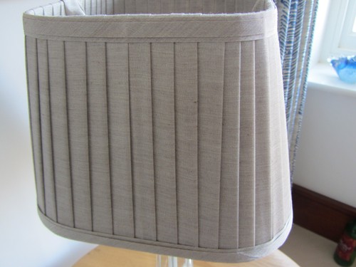 GLASS TABLE LAMP SQUARE COLUMN AND BASE COMPLETE WITH SQUARE PLEATED SHADE 46CMS - Picture 7 of 11