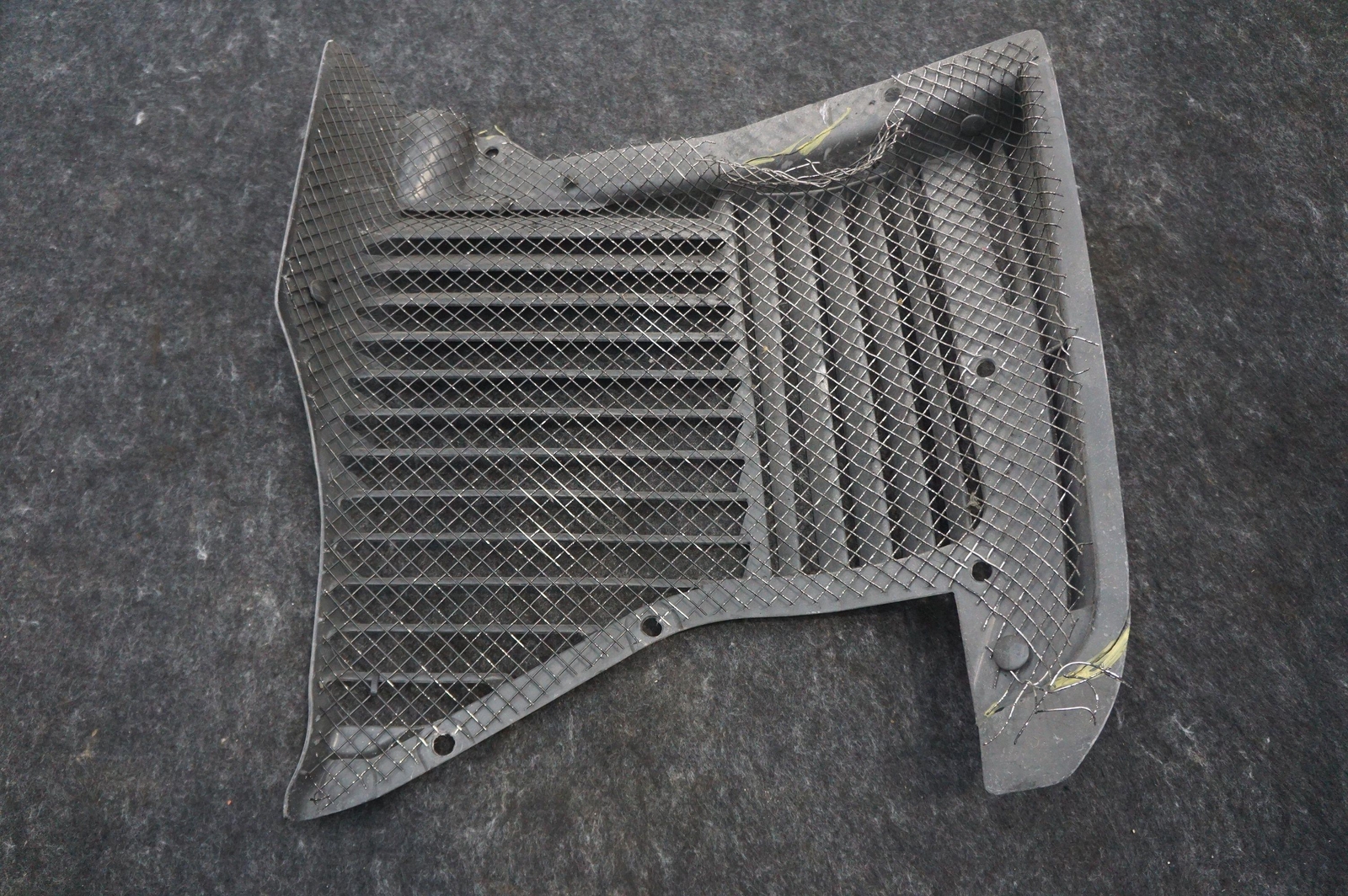 Front Right Passenger Wheel Gravel Guard 67256400 Ferrari F430 2004-2009 *Note*