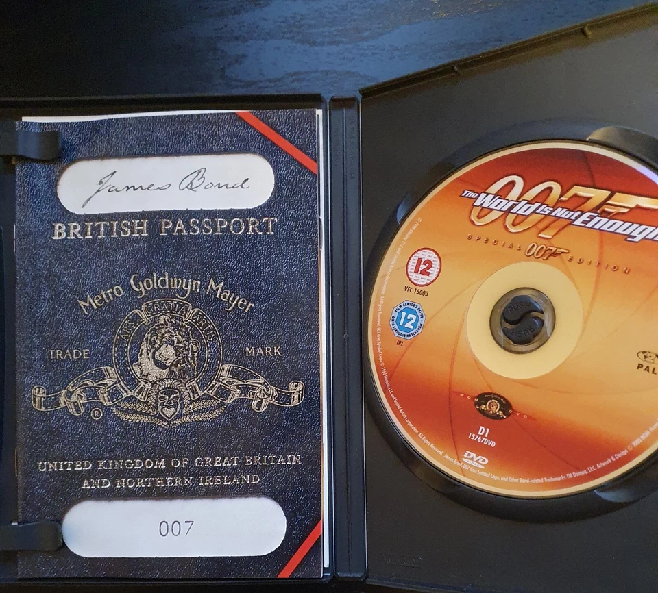 The World Is Not Enough DVD 2003 Pierce Borsman James Bond 007 Special Edition  - Image 3 of 4