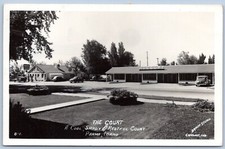 Postcard RPPC ID Parma Idaho The Court Motel Gas Pumps Braun Studio Photo P10E