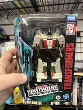 Transformers Earthrise Wheeljack Deluxe Figure War for Cybertron G1 Style New
