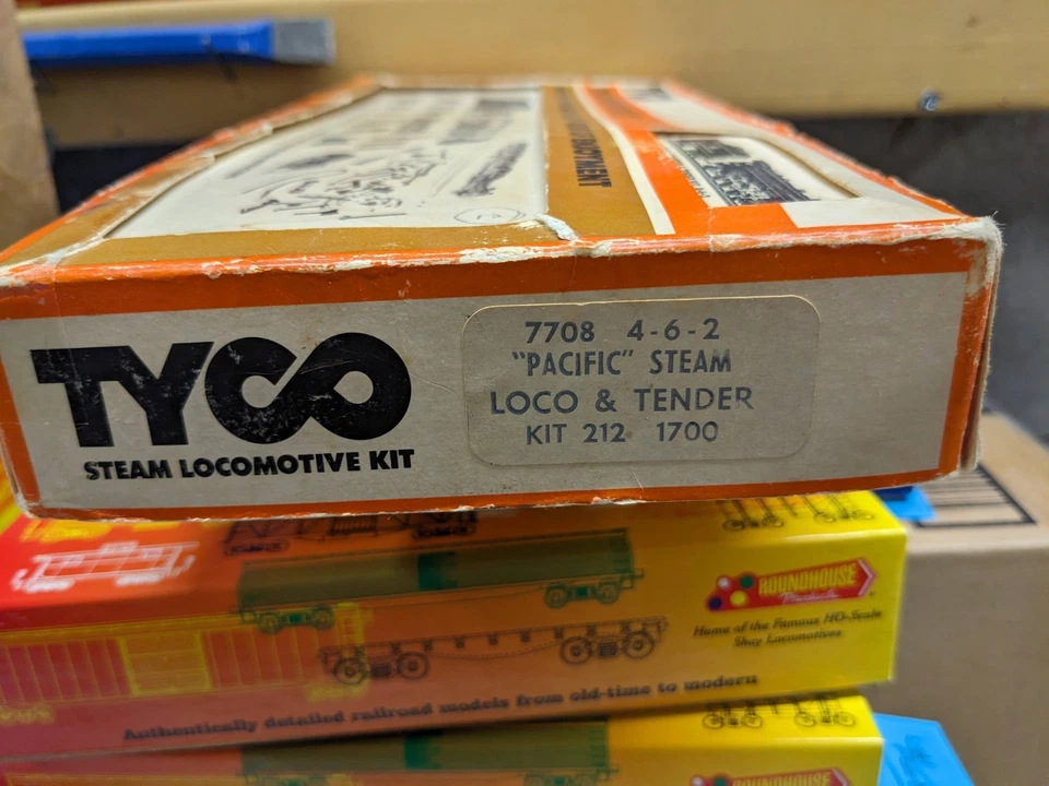 HO Mantua/Tyco 4-6-2 Pacific steam locomotive kit Undec. - Image 2 of 4