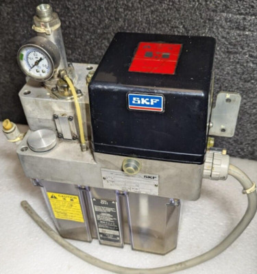 SKF Lubrication Systems VCM-2000-KW3-SP6 Oil Pump  24V