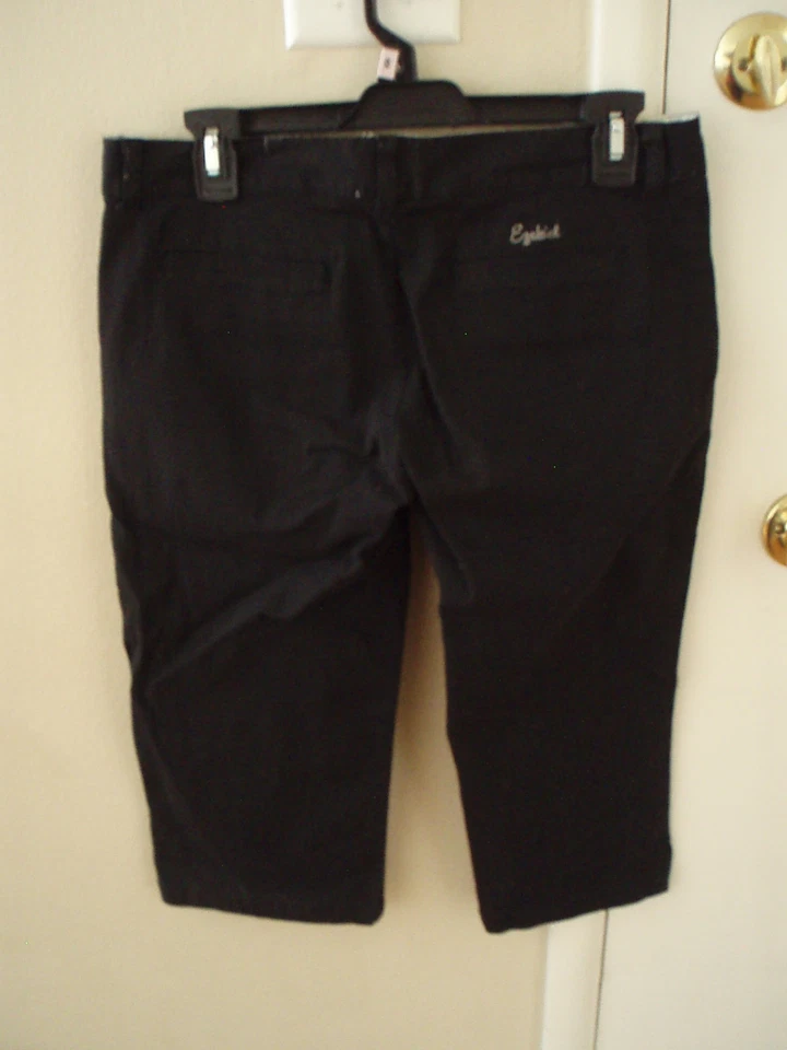  Ezekiel Black Bermuda Shorts very nice  front and back pockets size 7 juniors - Image 2 of 4