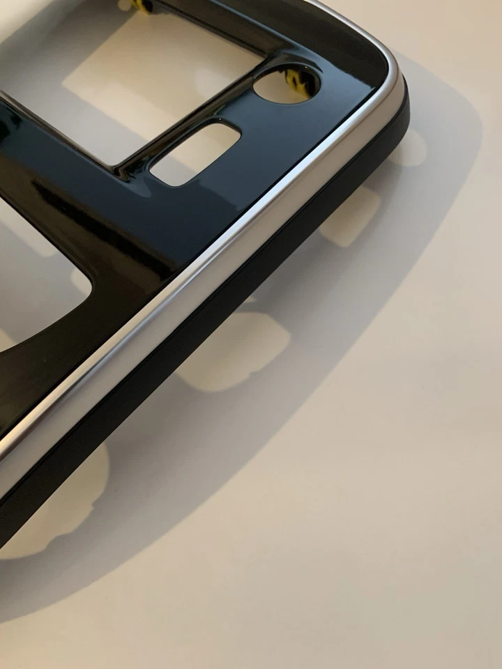 Renault Clio Radio Sat Nav Surround Fascia Panel, silver And High Gloss Black - Image 4 of 4