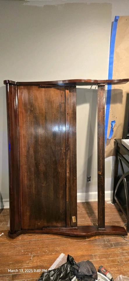 Marco de cama antiguo king de madera maciza de mediados de siglo. Cabecero estribo, solo. Foto 4 de 4