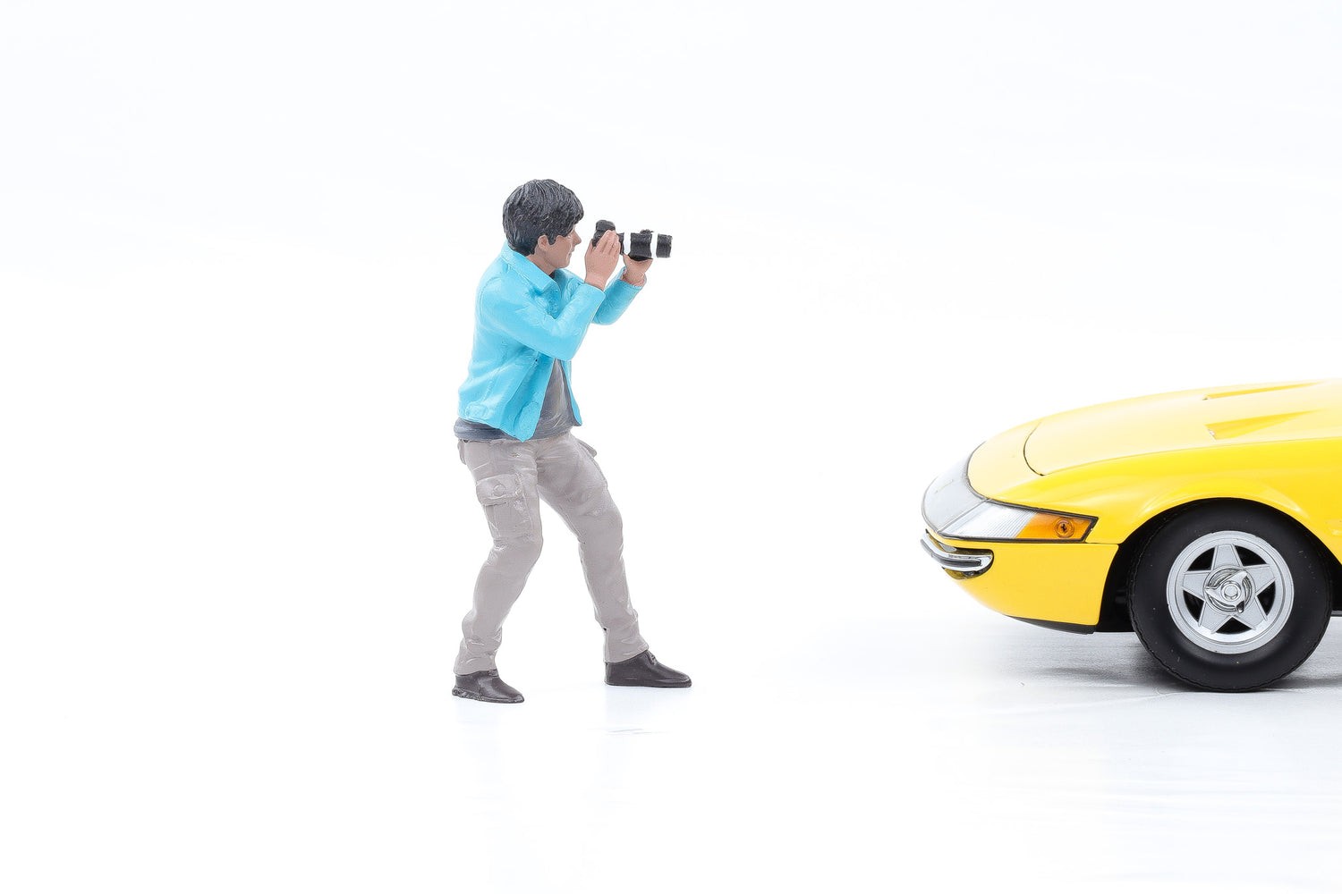 American Diorama AD-19301 1:18 Painted Resin Photographer Figure