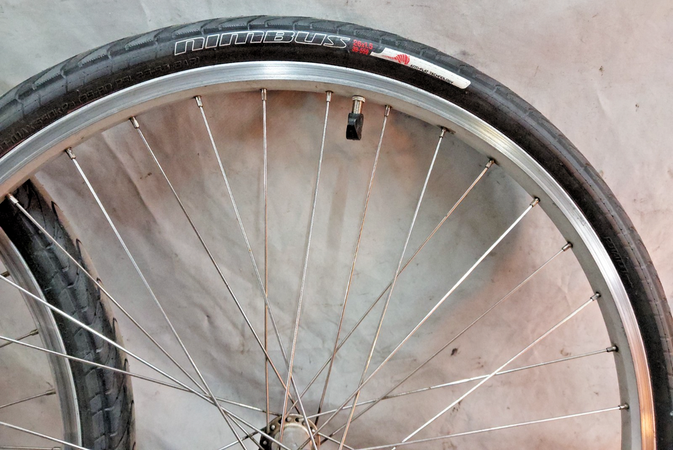 Roue Arrière Shimano FH-MC18 - 23 Pouces, Alliage, Bonne Condition (roue Seule)