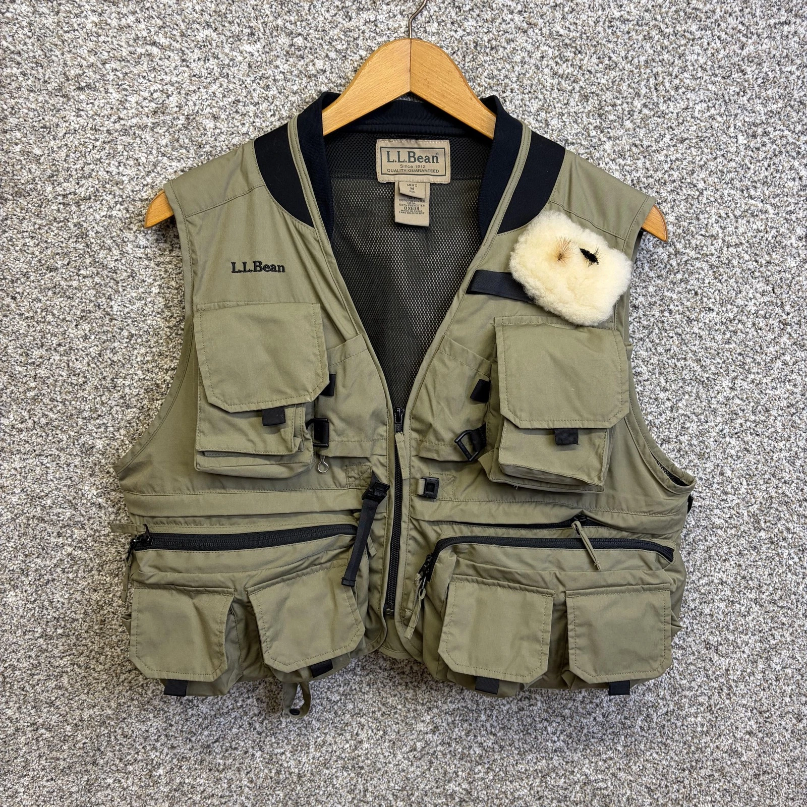 LL Bean Vest Mens Medium Green Fly Fishing Multi Pocket Mesh Lined Outdoor
Opens in a new window or