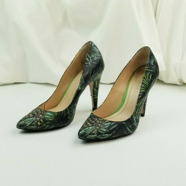Zara Woman Size 37 (US 7-7.5) Pineapple Floral Slip On Pointed Toe