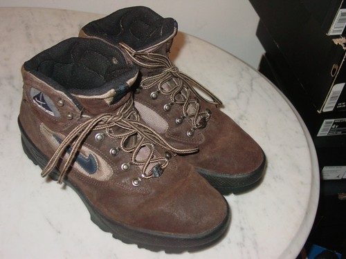 acg brown boots