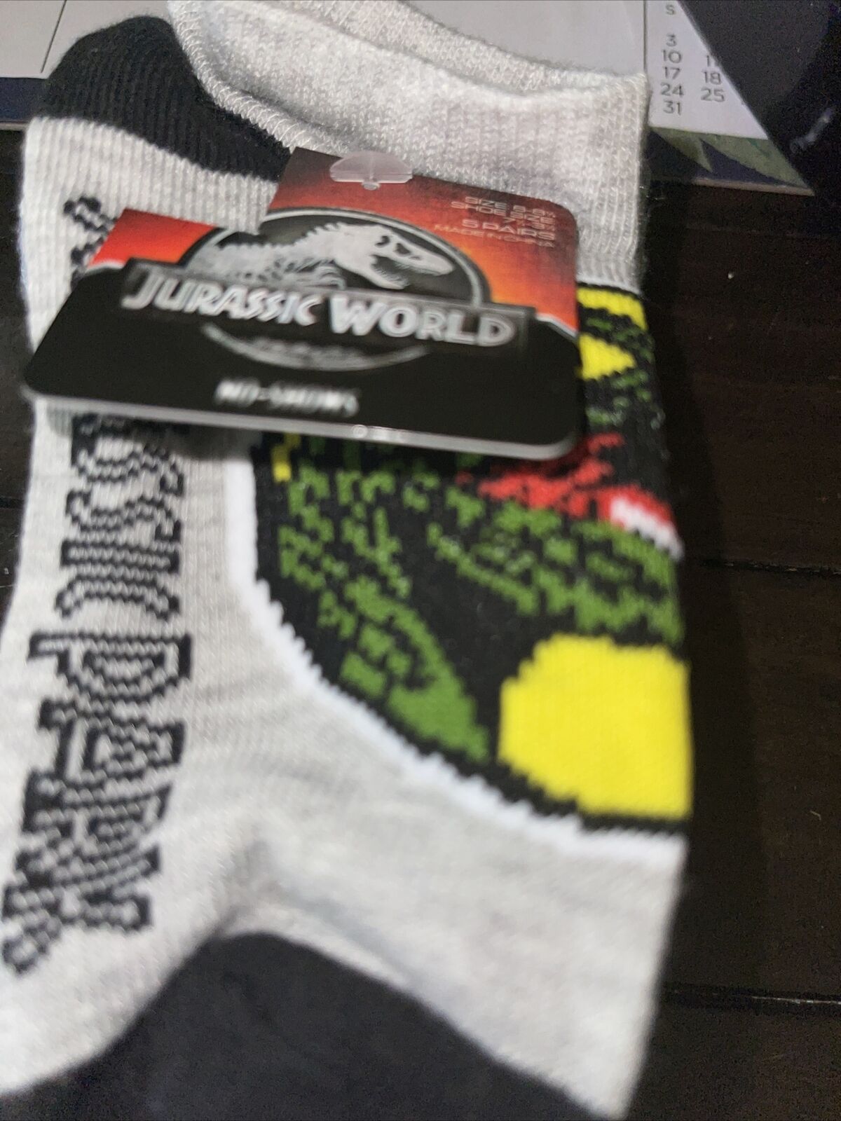Boys size 6-8.5 Jurassic World 5 Max Colorado Springs Mall 63% OFF socks pair NIP