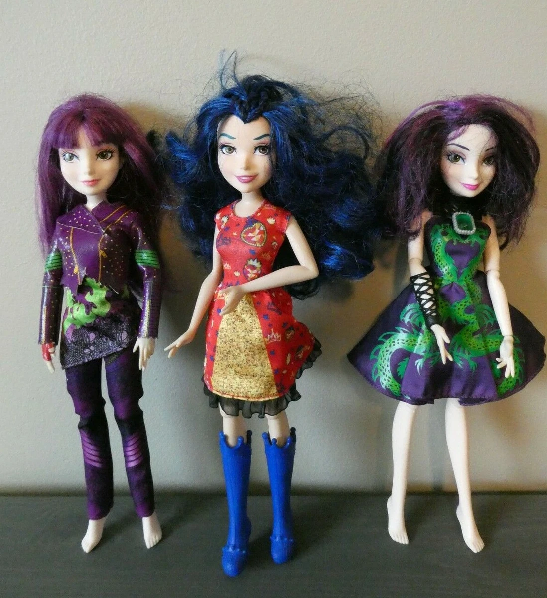 Disney Descendants Dolls lot Evie Isle & Mal